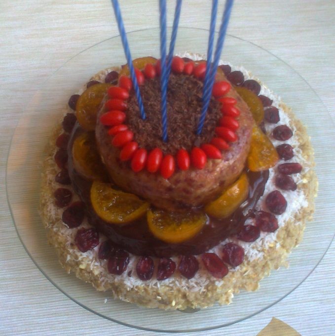 trietajna-surova-torta