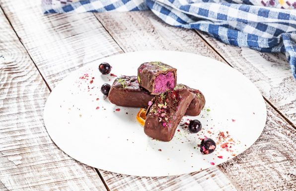 Шоколад с кокос и боровинки